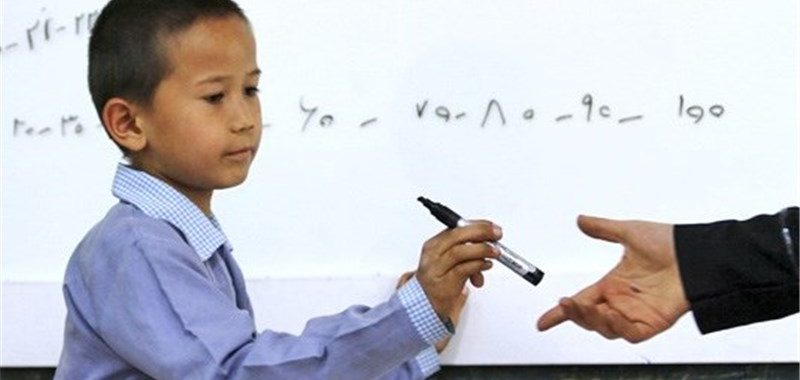 تعطیلی مدرسه‌ای در پیشاور به جرم انتقال غیرقانونی کودکان افغانستانی به پاکستان